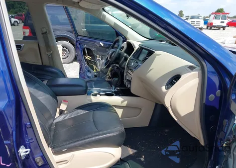 2017 Nissan Pathfinder S z USA, uszkodzony, nr VIN 5N1DR2MN8HC628449